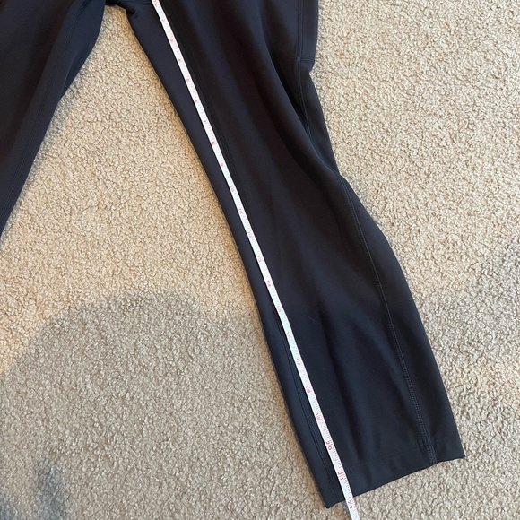 Lululemon Invigorate High-Rise Crop 23" Black, 8 - Picture 11 of 15